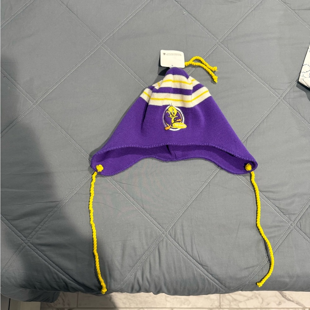 Vintage 1999 Tweety Bird Looney Tunes Knit Earflap Hat – New With Tags DEADSTOCK